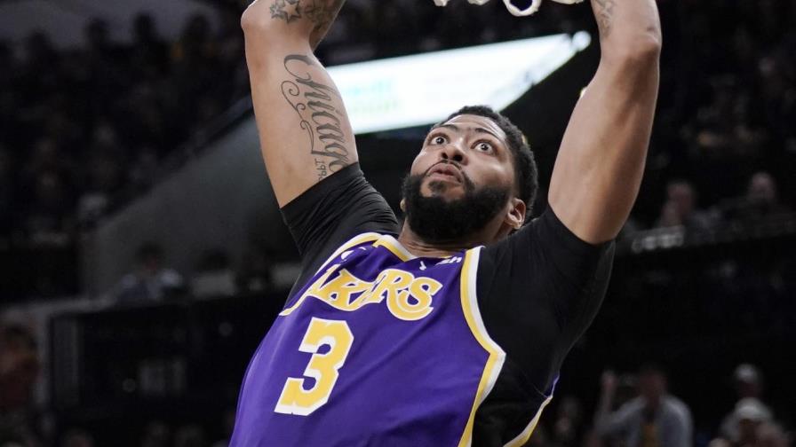 LeBron y Davis llevan a Lakers a triunfo ante Spurs