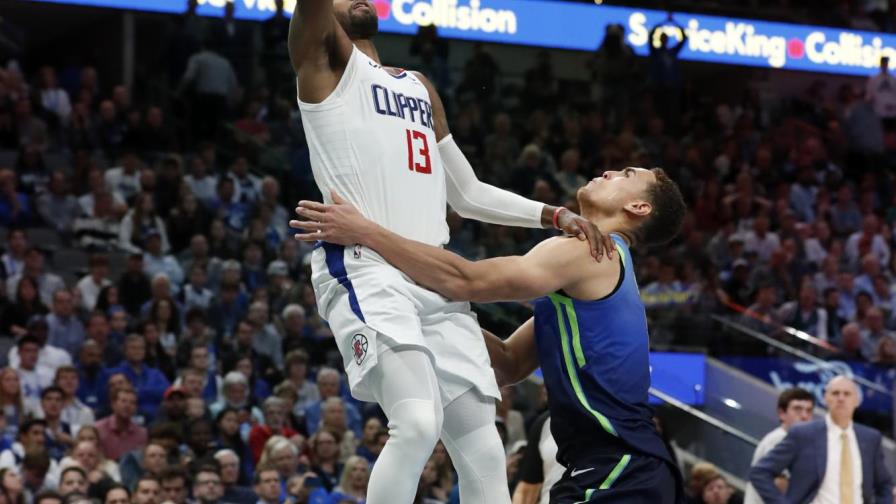 Clippers vencen a Mavs en duelo de equipos enrachados Clippers vencen a Mavs en duelo de equipos enrachados