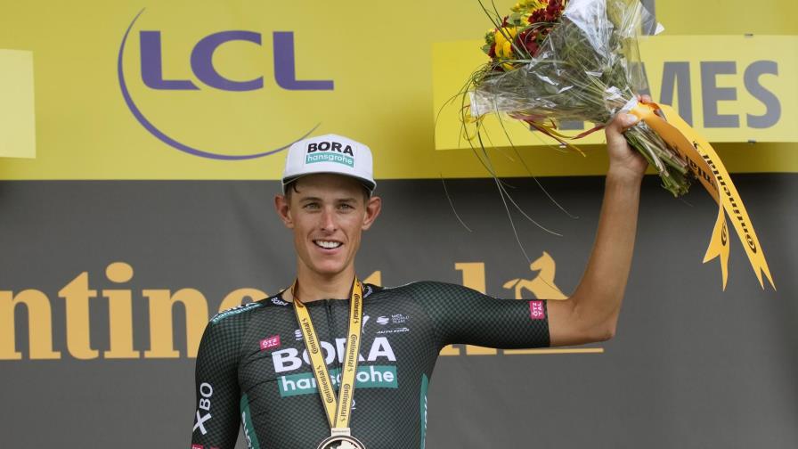 Politt gana la 12da etapa del Tour, Pogacar sigue de líder