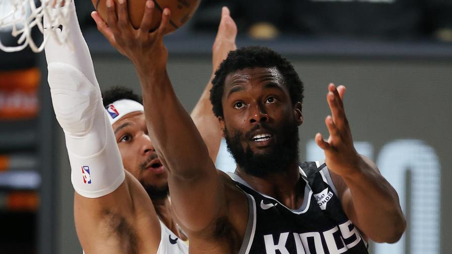 Barnes lleva a los Kings a nuevo triunfo sobre Pelicans