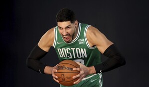 De la NBA a la WNBA: Enes Kanter Freedom firma su declaraci&oacute;n oficial para jugar entre mujeres