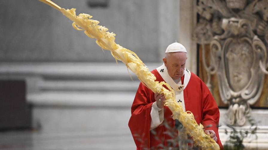 Comisión del Vaticano analiza ordenar a diaconisas