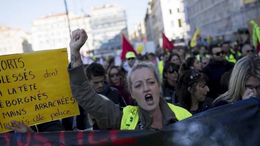 Francia: Los chalecos amarillo protestan en aniversario Francia: Los chalecos amarillo protestan en aniversario