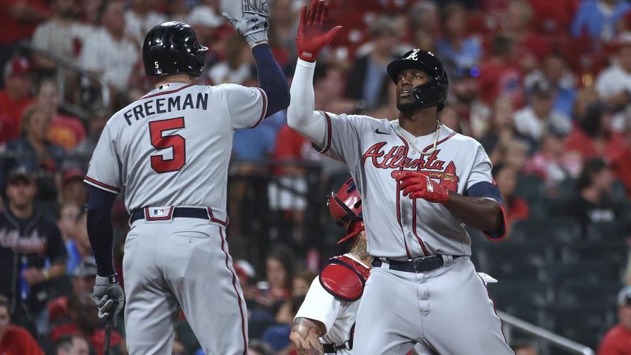 Duvall y Soler aportan jonrones a victoria de Bravos