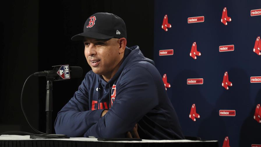 Belichick envía texto a Cora deseándole suerte en playoffs