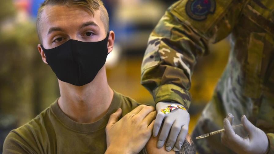 Miles de militares EEUU se niegan a vacunarse contra COVID