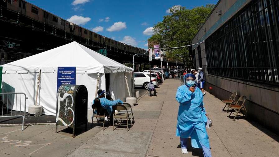 EE.UU. supera los 75.000 fallecidos por COVID-19 tras sumar otros 2.448