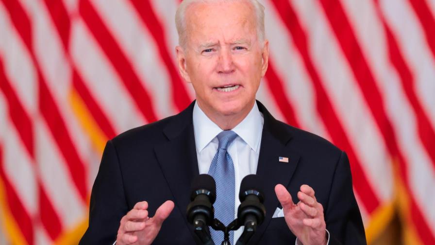 Biden promete respuesta “devastadora” si talibanes atacan intereses de EE.UU.