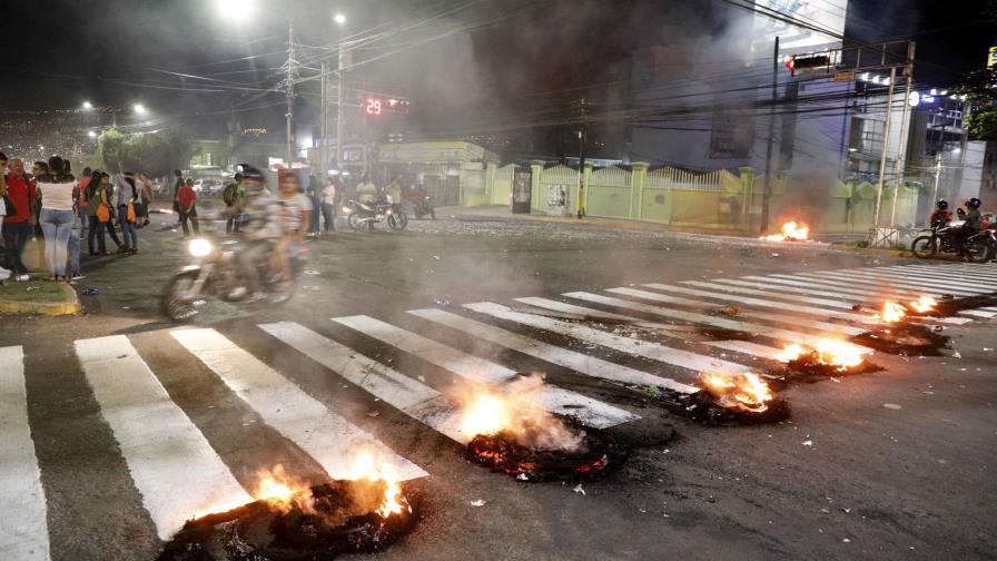 Estalla violencia al exigir renuncia de presidente hondureño