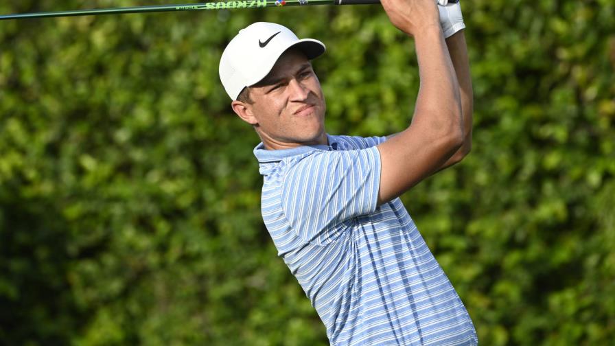 Golfista que dio positivo al coronavirus jugará bajo nueva política de sanidad