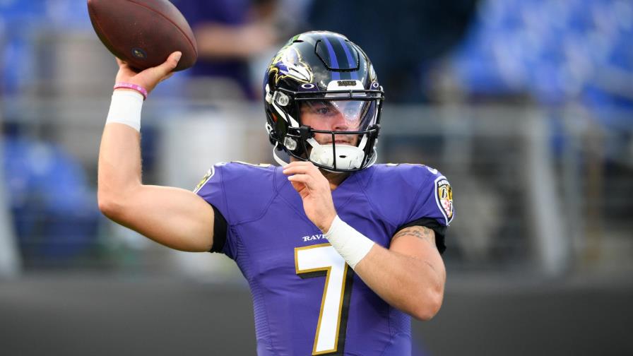 Problemas en la espalda marginan a quarterback McSorley