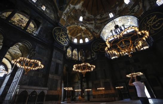 AP Explica: Histórica reconversión de Sta. Sofía en mezquita