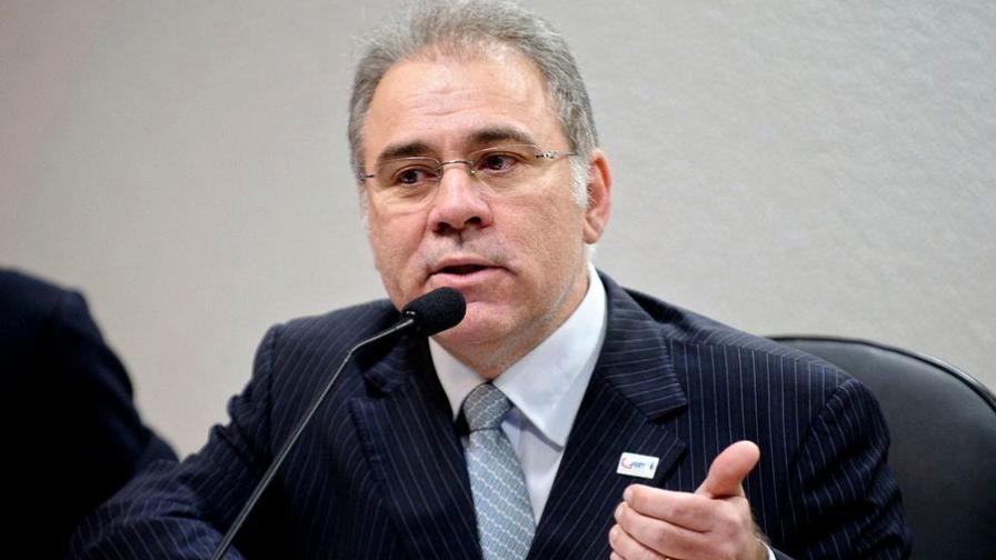 El ministro de Salud niega la eficacia de los remedios que Bolsonaro defiende