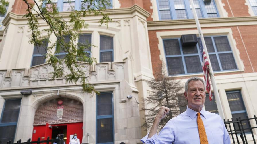 Nueva York aplaza inicio de semestre escolar para dar tiempo