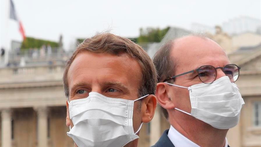 Macron obligará a llevar mascarilla “en todo lugar cerrado”