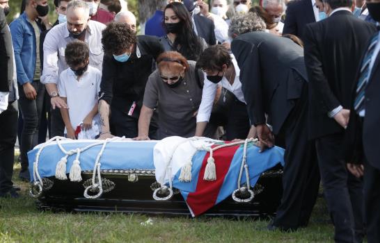 Argentina dividida entre congoja y repudio por muerte Menem