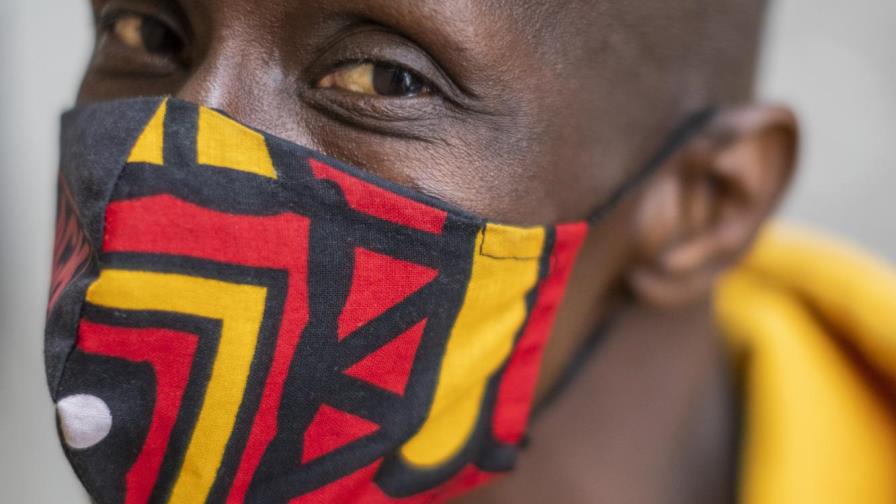 Un candidato negro desafía la política tradicional en España