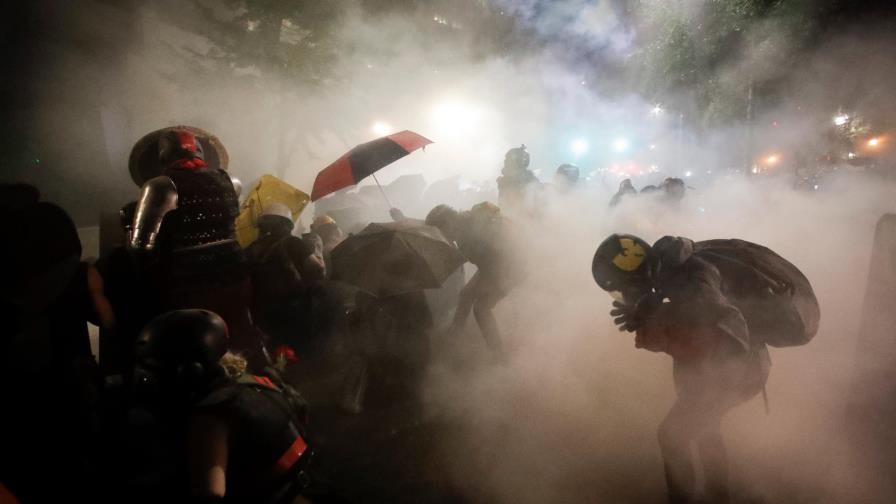 Precupa creciente uso de gases lacrimógenos por la policía