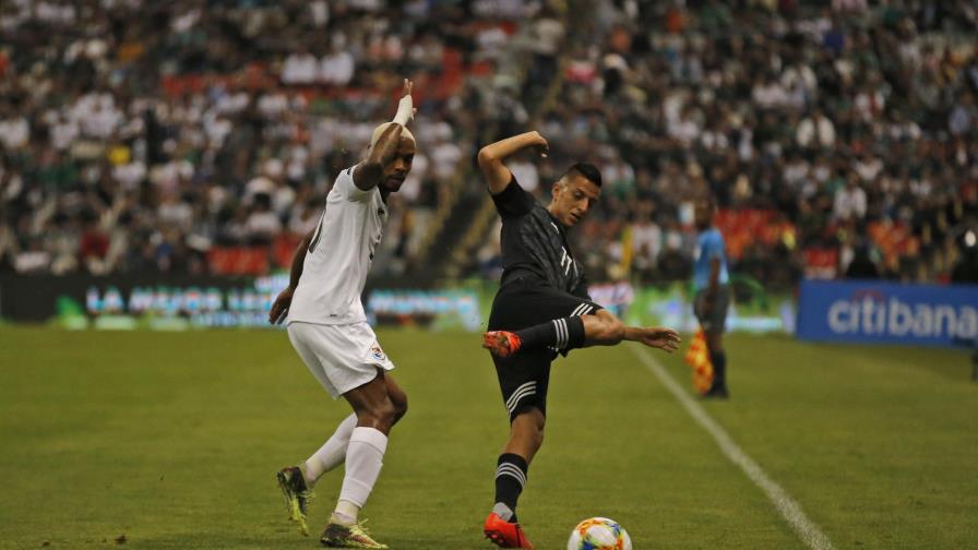 Expulsan a aficionados del Azteca por grito homofóbico Expulsan a aficionados del Azteca por grito homofóbico