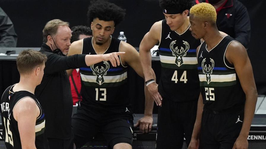 Los Bulls derrotan 1118-112 a unos Bucks sin titulares