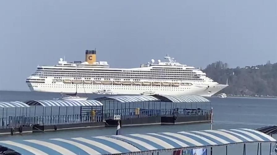 Cruceros con casos de coronavirus se quedan sin puertos