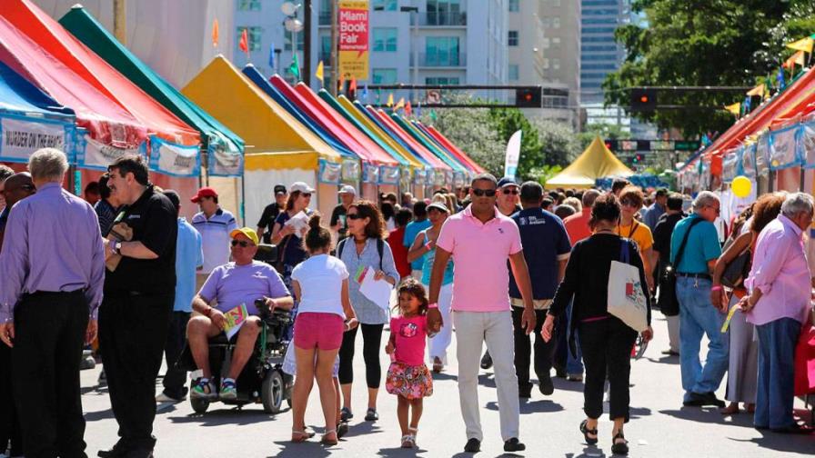 Autores iberoamericanos centran la atención de la Feria del Libro de Miami