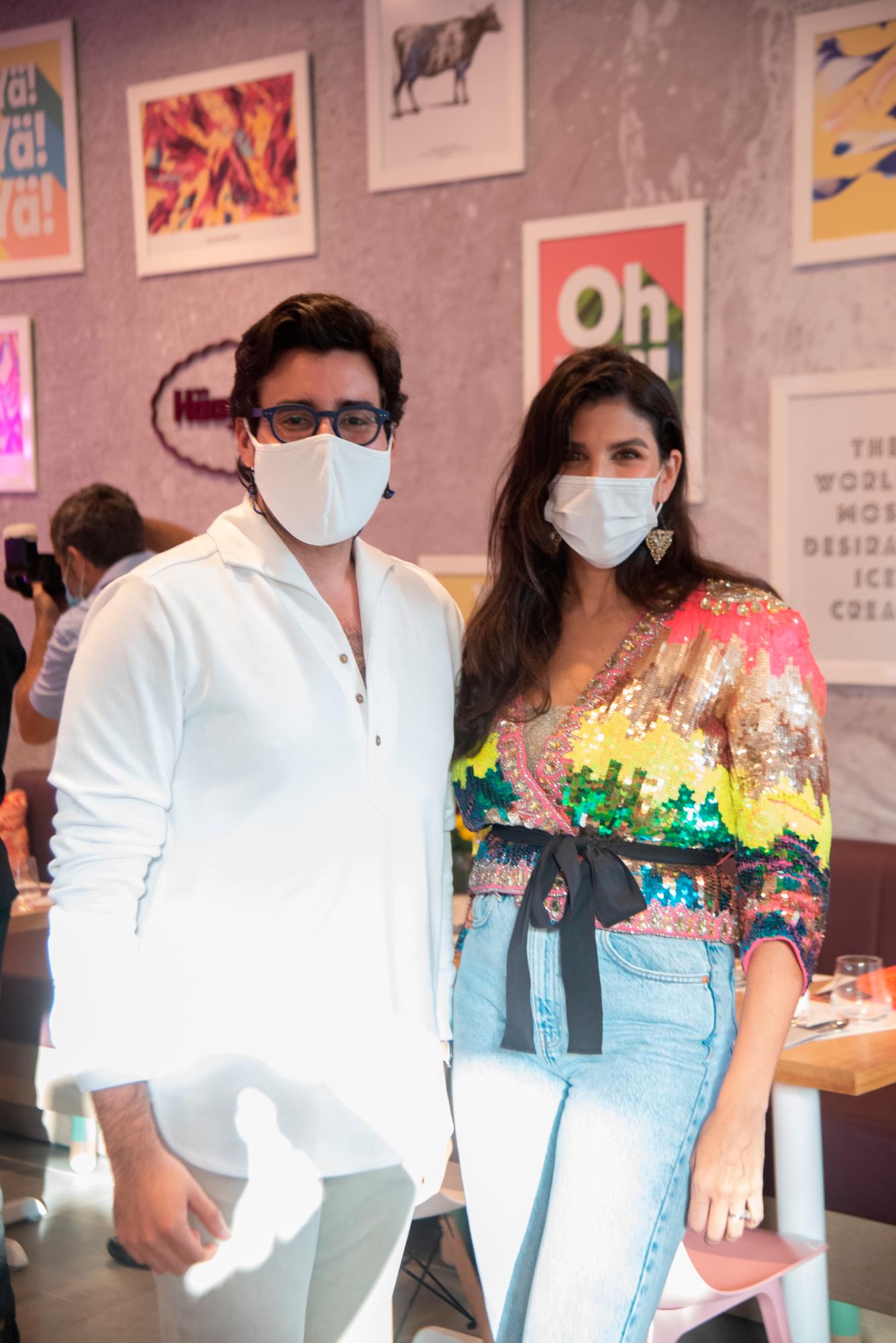 Maeno Gómez Casanova y Crystal Jiménez.