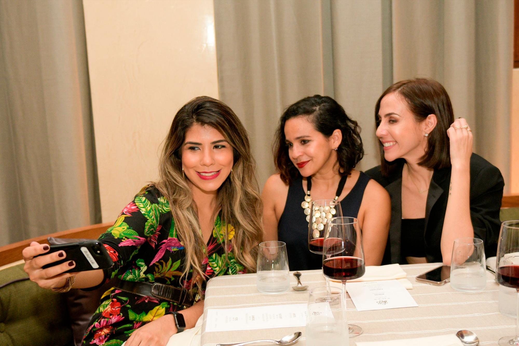 Julia Muñoz Alegre, Diana Suriel y Ariadna Sánchez.