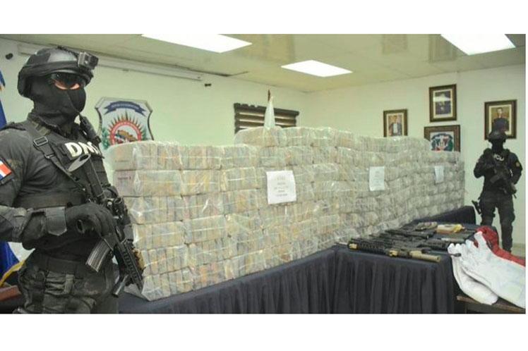 Someten once presuntos narcos que trataron de traficar 700 paquetes de cocaína en costas de Nigua