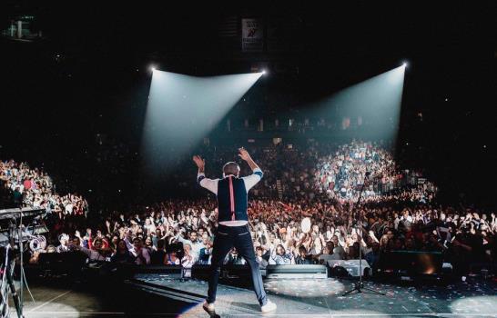 Juan Luis Guerra recibe masivo apoyo en Prudential Center de Newark