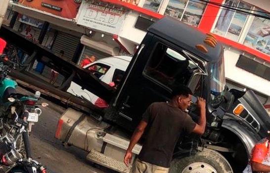 Al menos seis heridos y un camión saqueado durante accidente en Samaná