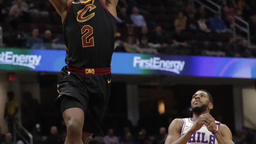 Cavs superan a Sixers que pierden a Embiid por lesión