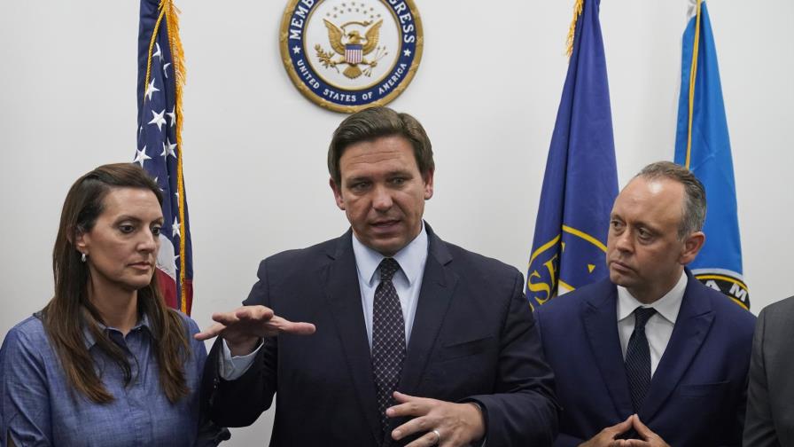 DeSantis pide a Biden ayudar a proveer internet en Cuba