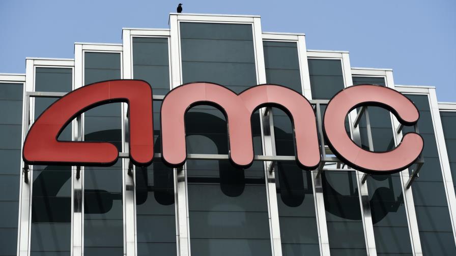 AMC Theaters cambia política sobre cubrebocas tras críticas AMC Theaters cambia política sobre cubrebocas tras críticas