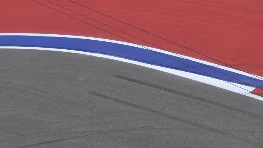 Hamilton logra la pole en Rusia y se acerca al récord