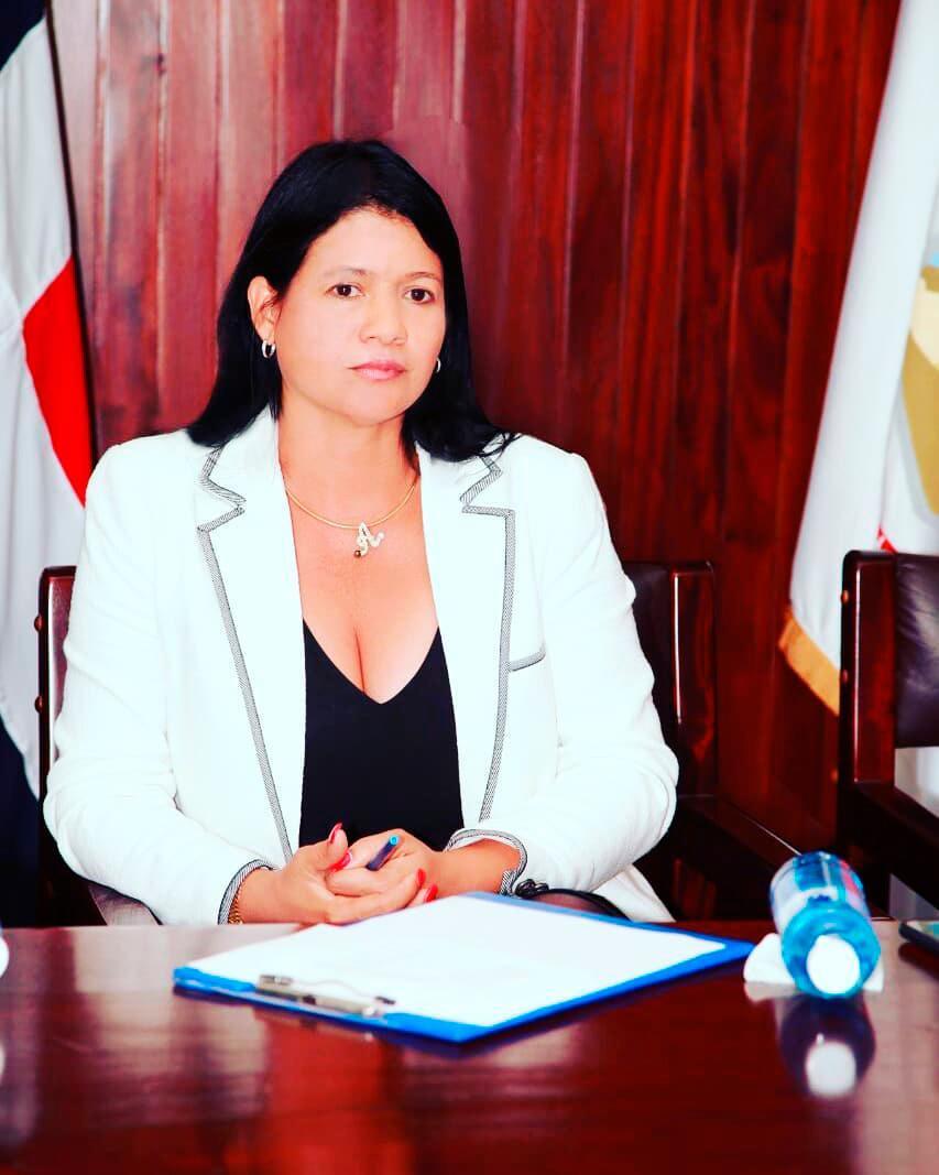 Alcaldesa de Esperanza niega amenazó con despedir empleados si no votan por ella