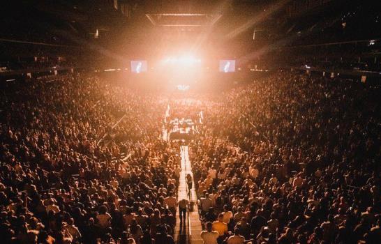Juan Luis Guerra recibe masivo apoyo en Prudential Center de Newark
