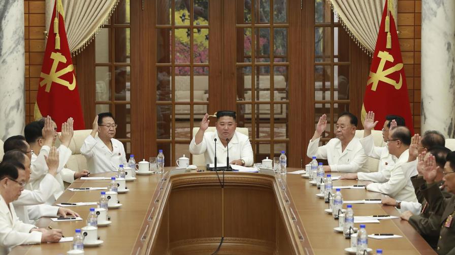 Kim Jong Un pide prepararse para el virus y el tifón Bavi Kim Jong Un pide prepararse para el virus y el tifón Bavi