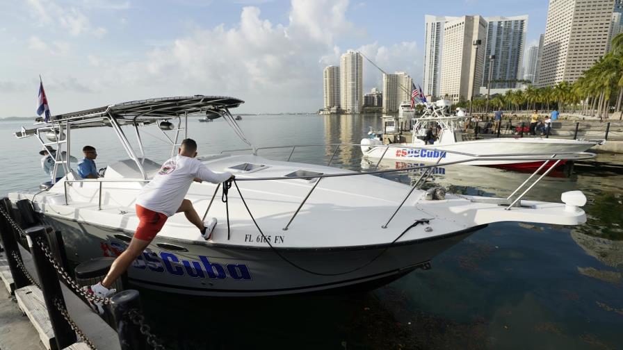 Flotilla sale de Miami en apoyo a cubanos Flotilla sale de Miami en apoyo a cubanos