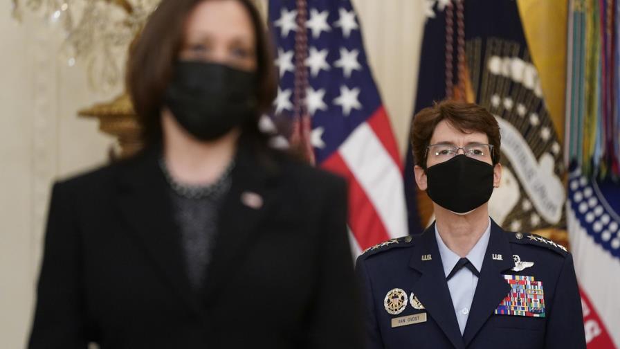 Generala es segunda mujer que dirige un alto mando de EEUU