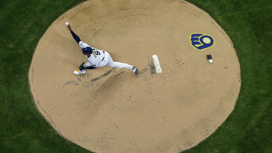 Peralta domina y Cerveceros se imponen a Dodgers