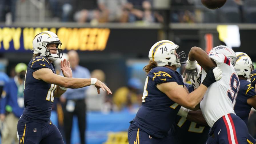 Justin Herbert realiza entrenamiento completo con Chargers Justin Herbert realiza entrenamiento completo con Chargers