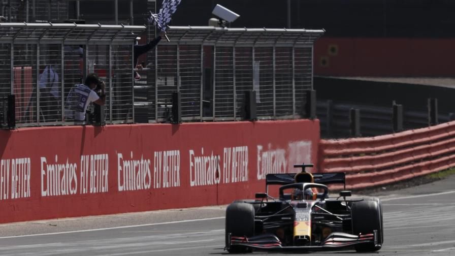 Max Verstappen somete a Mercedes en Silverstone, pero Hamilton aumenta liderato con segundo lugar Max Verstappen somete a Mercedes en Silverstone, pero Hamilton aumenta liderato con segundo lugar