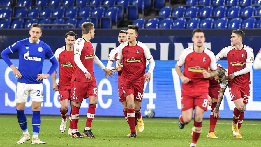 Freiburg vence 2-0 ante el Schalke, que sigue sin ganar