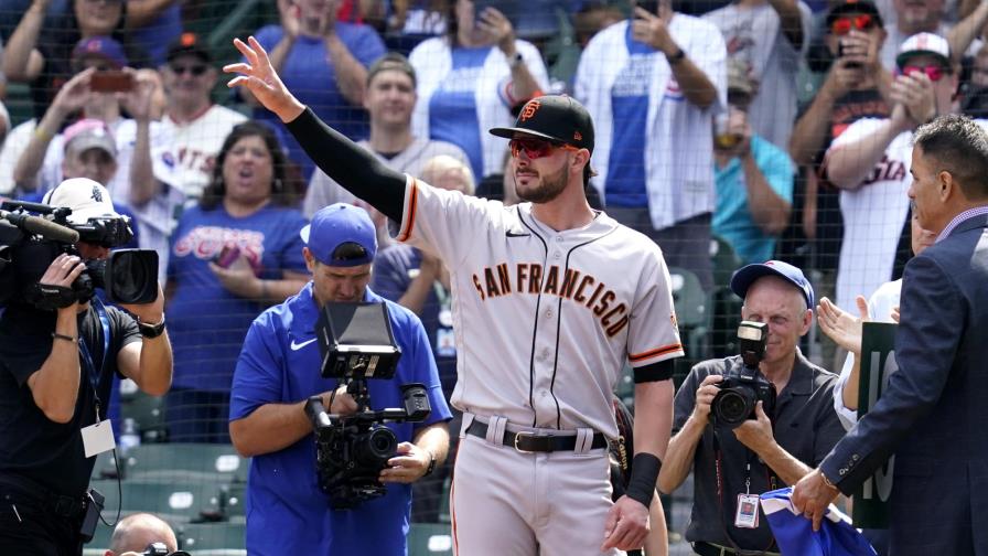 Bryant, ovacionado en su regreso al Wrigley; Gigantes ganan Bryant, ovacionado en su regreso al Wrigley; Gigantes ganan