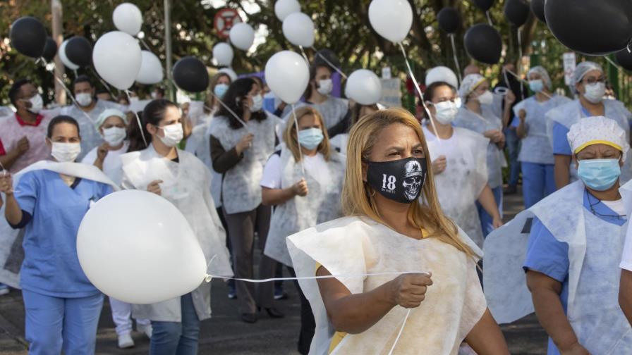 Brasil: Ciudades imponen cuarentenas al subir casos de COVID