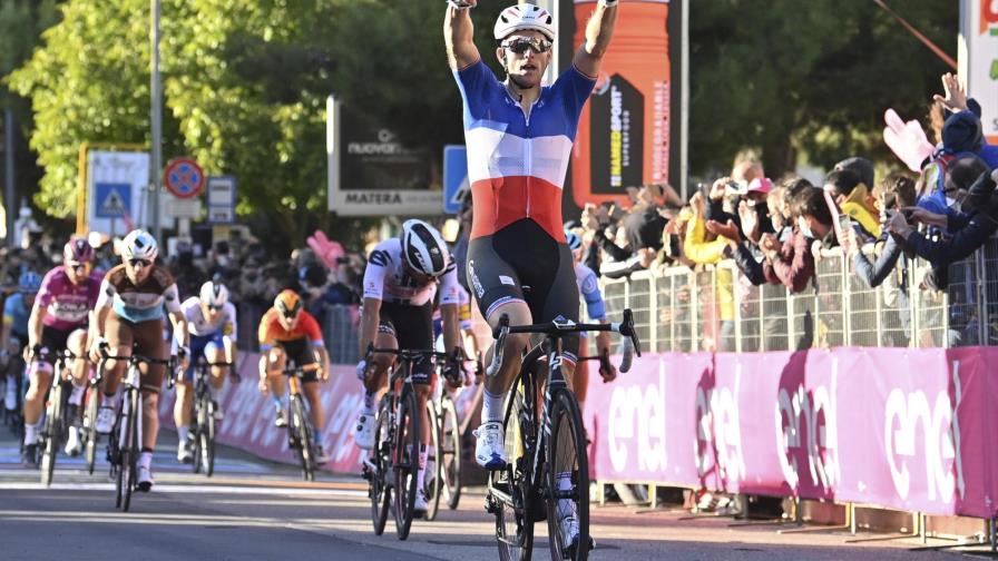 Giro: Démare se lleva otra etapa y Almeida sigue de rosado