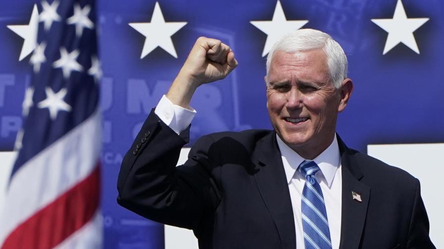 Pence corteja a electores hispanos en Florida