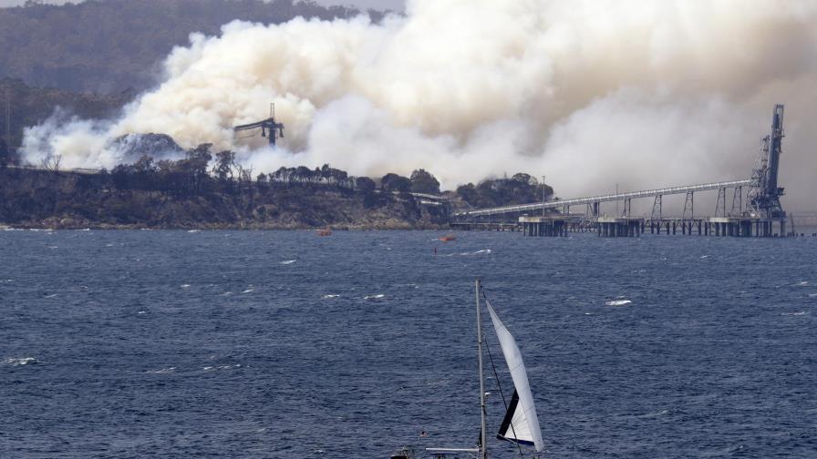 Australianos dejan sus casas ante nueva alerta por incendios