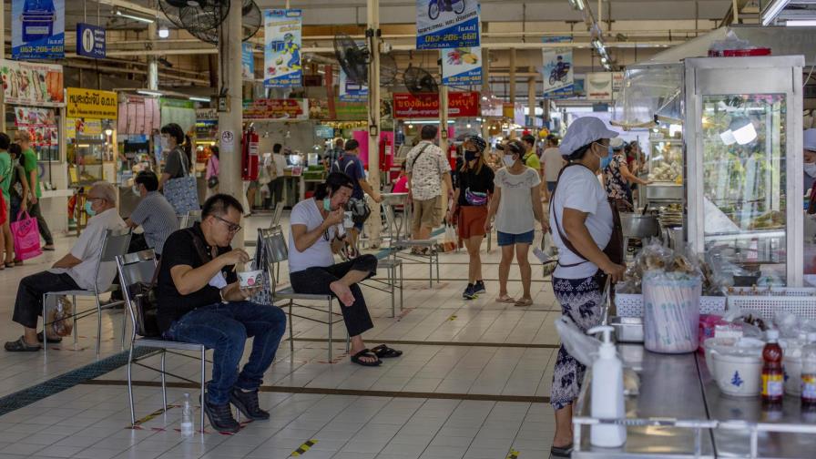 Bangkok comienza a levantar medidas de confinamiento